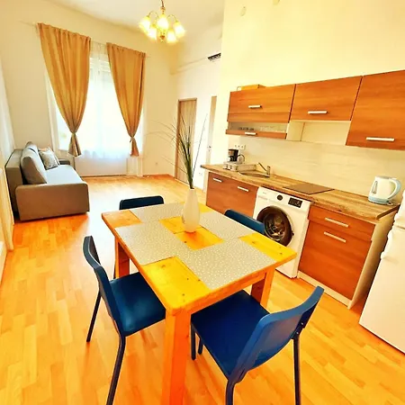 Apartment T11 Downtown *